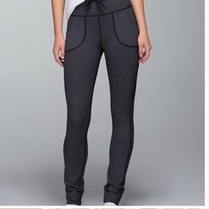 Lululemon Athletica Still Pant Black Straight Leg‎ Pants Size 8 Pockets